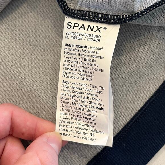 NWT Spanx Air Essentials Striped Cardigan Sweater Navy and White - Picture 10 of 11